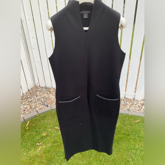 Tahari long length knitted tunic top - Picture 1 of 4